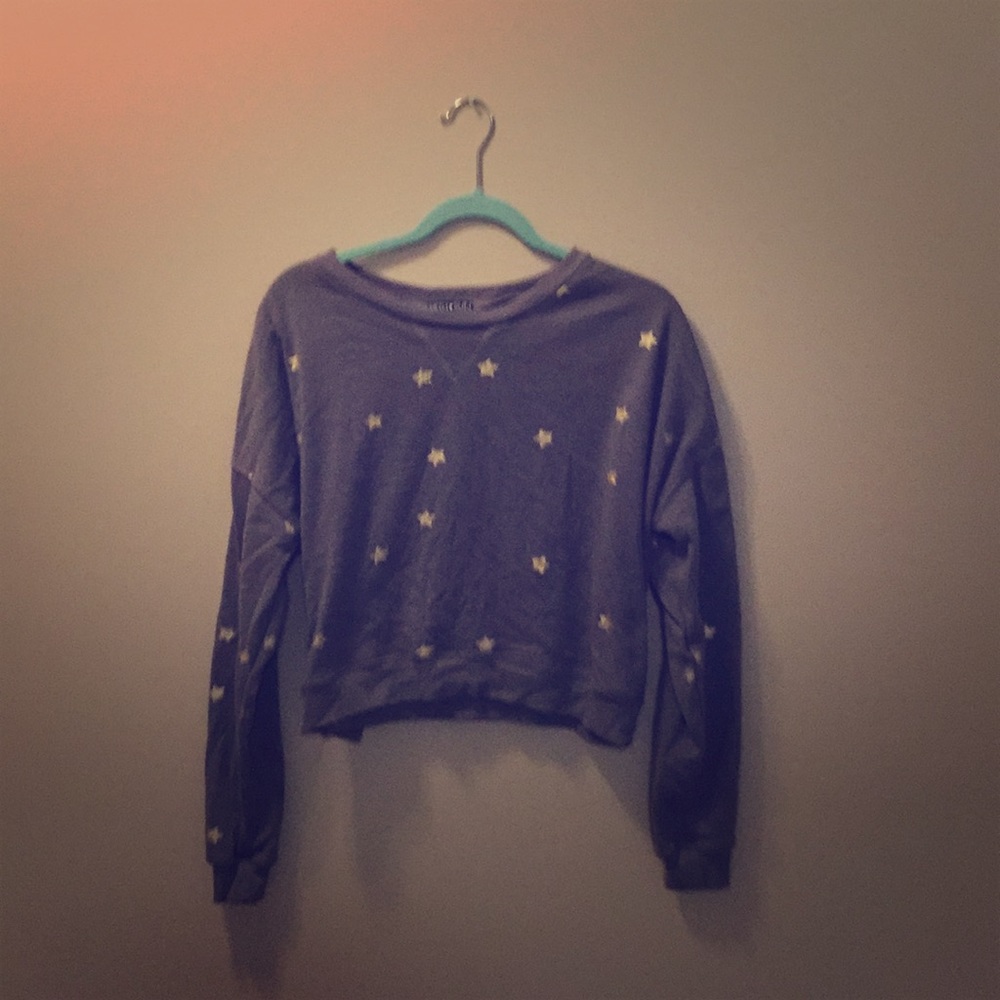Star patterned long sleeved crop top